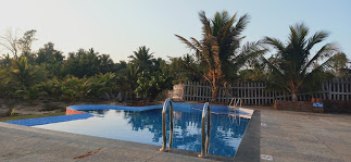 Resorts Swimming Pool
